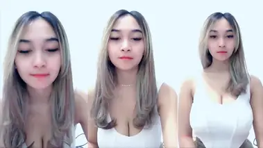 Bokep Indo Ulyaaa Host MangoLive Mendesah